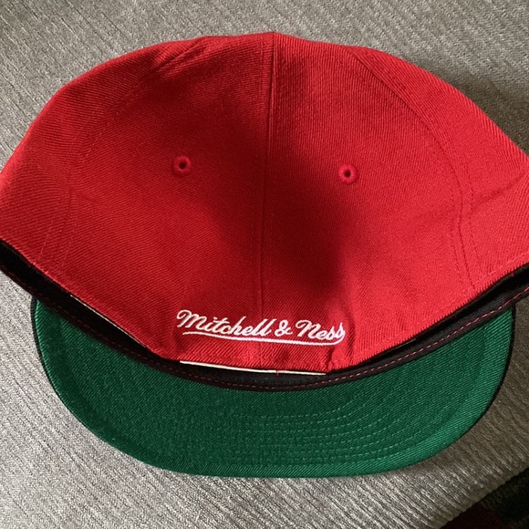 Miami Heat Mitchell & Ness Fitted Hat **SOLD** - Picture 3 of 5